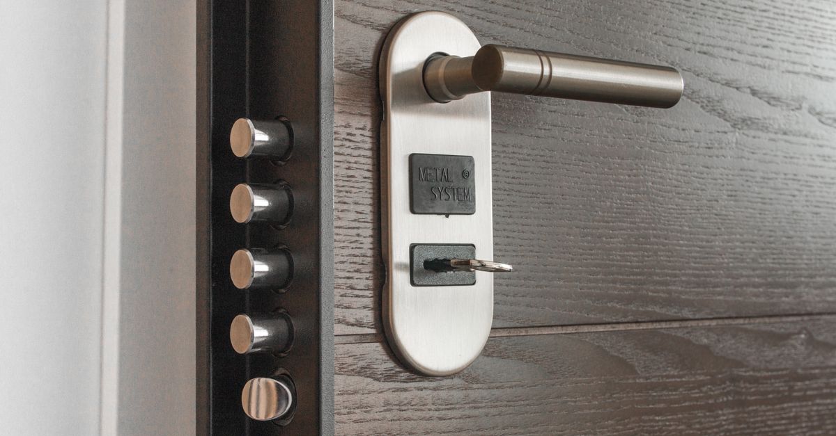 locksmith service technician — Tina Locksmith